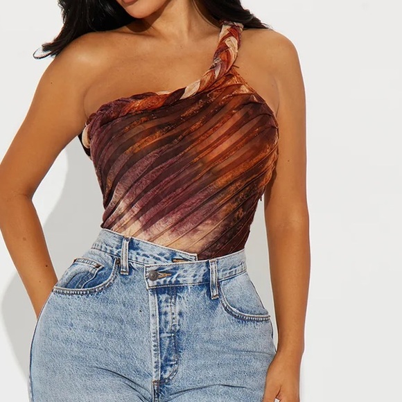 🤎New without tag🤎 Fashion Nova Brown Textured Bodysuit - Picture 2 of 9